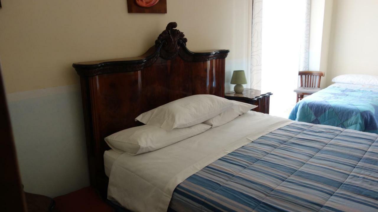 B&B Centrale ซาแลร์โน ภายนอก รูปภาพ